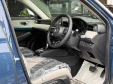 https://riyasewana.com/uploads/honda-vezel-z-3120143722472.jpg