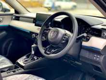 https://riyasewana.com/uploads/honda-vezel-z-31531564223.jpg
