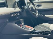 https://riyasewana.com/uploads/honda-vezel-z-318251617655.jpg