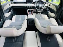https://riyasewana.com/uploads/honda-vezel-z-32142817985.jpg