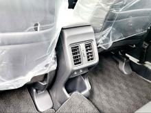 https://riyasewana.com/uploads/honda-vezel-z-410071124562.jpg