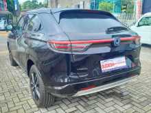 https://riyasewana.com/uploads/honda-vezel-z-410425463.jpg