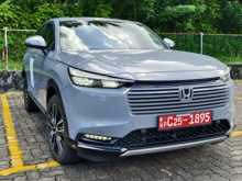 Honda Vezel Z Metallic 2025 SUV