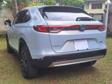 https://riyasewana.com/uploads/honda-vezel-z-41129444162.jpg