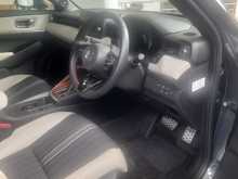 https://riyasewana.com/uploads/honda-vezel-z-4152014135.jpg