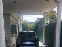 https://riyasewana.com/uploads/honda-vezel-z-416263410655.jpg
