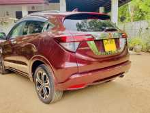https://riyasewana.com/uploads/honda-vezel-z-4194944562.jpg