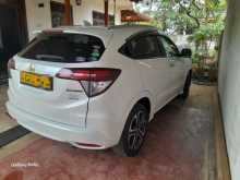 https://riyasewana.com/uploads/honda-vezel-z-51130224973.jpg