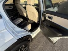 https://riyasewana.com/uploads/honda-vezel-z-518221517585.jpg