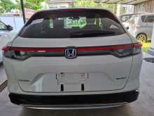 https://riyasewana.com/uploads/honda-vezel-z-5184357502.jpg