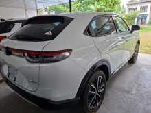 https://riyasewana.com/uploads/honda-vezel-z-5184357863.jpg