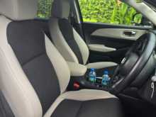 https://riyasewana.com/uploads/honda-vezel-z-584423434.jpg