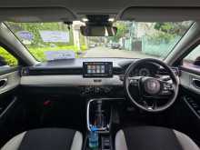 https://riyasewana.com/uploads/honda-vezel-z-58442386.jpg