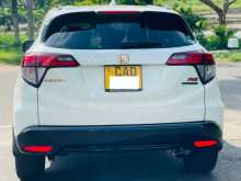 https://riyasewana.com/uploads/honda-vezel-z-6110556284.jpg