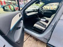 https://riyasewana.com/uploads/honda-vezel-z-61207126635.jpg