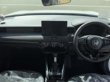https://riyasewana.com/uploads/honda-vezel-z-615342817075.jpg