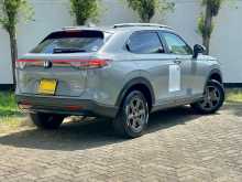 https://riyasewana.com/uploads/honda-vezel-z-6153739802.jpg