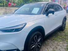 https://riyasewana.com/uploads/honda-vezel-z-6171652615.jpg