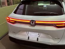 https://riyasewana.com/uploads/honda-vezel-z-622555217236.jpg