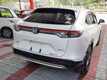 https://riyasewana.com/uploads/honda-vezel-z-6723265003.jpg