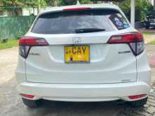 https://riyasewana.com/uploads/honda-vezel-z-912163322442.jpg