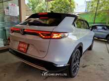 https://riyasewana.com/uploads/honda-vezel-z-play-29101052813.jpg
