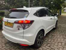 https://riyasewana.com/uploads/honda-vezele-2014-266272112422.jpg