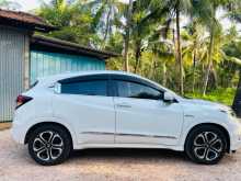 https://riyasewana.com/uploads/honda-vizel-2014-115354212984.jpg