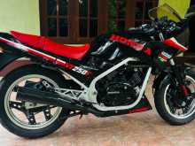 Honda VT 250 Box 1988 Motorbike