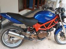 https://riyasewana.com/uploads/honda-vtr-250-161858366744.jpg