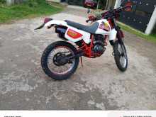 https://riyasewana.com/uploads/honda-xlr-142044434072.jpg