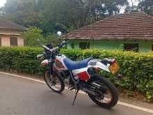 https://riyasewana.com/uploads/honda-xlr-231009124242.jpg