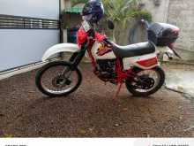 https://riyasewana.com/uploads/honda-xlr-4654374512.jpg
