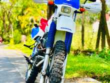 Honda XLR RFVC 1999 Motorbike