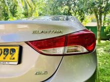 https://riyasewana.com/uploads/hyundai-elantra-gls-311212817296.jpg