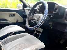 https://riyasewana.com/uploads/hyundai-lancer-1995-278102012023.jpg