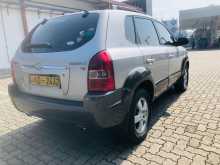 https://riyasewana.com/uploads/hyundai-tucson-2004-1012152912623.jpg