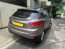 https://riyasewana.com/uploads/hyundai-tucson-2011-2410375112723.jpg