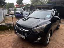 Hyundai Tucson With 2011 SUV