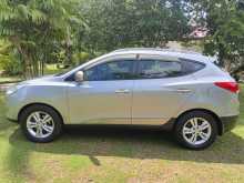 https://riyasewana.com/uploads/hyundai-tucson-2013-713022412574.jpg
