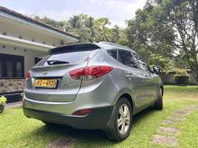 https://riyasewana.com/uploads/hyundai-tucson-2wd-1114005924032.jpg
