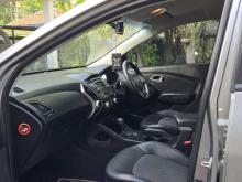 https://riyasewana.com/uploads/hyundai-tucson-4wd-91742326904.jpg