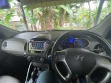 https://riyasewana.com/uploads/hyundai-tucson-crdi-1094146316.jpg