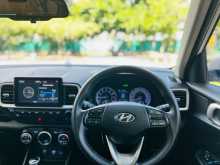 https://riyasewana.com/uploads/hyundai-venue-sx-2019-69254012594.jpg
