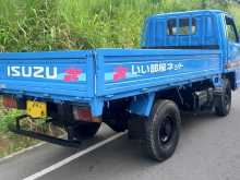 https://riyasewana.com/uploads/isuzu-250-1982-137443312274.jpg