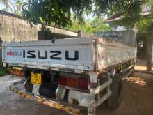 https://riyasewana.com/uploads/isuzu-350-1996-19581312543.jpg