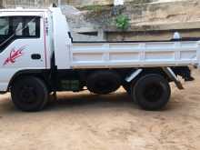 https://riyasewana.com/uploads/isuzu-akr81-tipper-2005-1413082912502.jpg