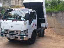 Isuzu AKR81 Tipper 2005 Lorry