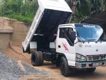 Isuzu AKR81 Tipper 2005 Lorry