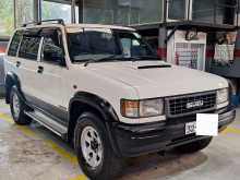 Isuzu Bighorn 1990 SUV